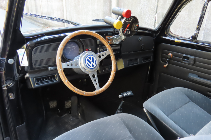 フォルクスワーゲン ビートル 1600 6Vヴィンテージスタイル 中古車