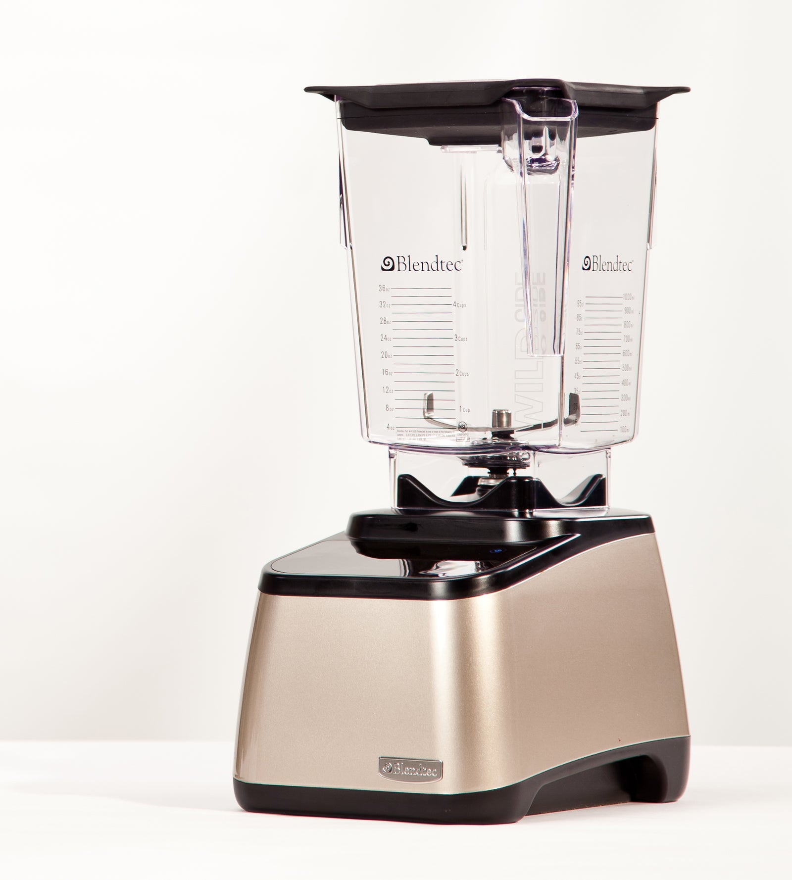 The Designer Series vs. the Total Blender – Blendtec