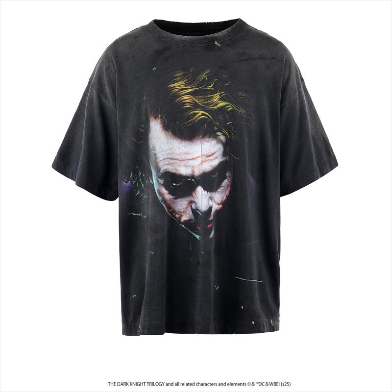 SAINT Mxxxxxx x The Dark Knight BTM_SS TEE JOKER Black