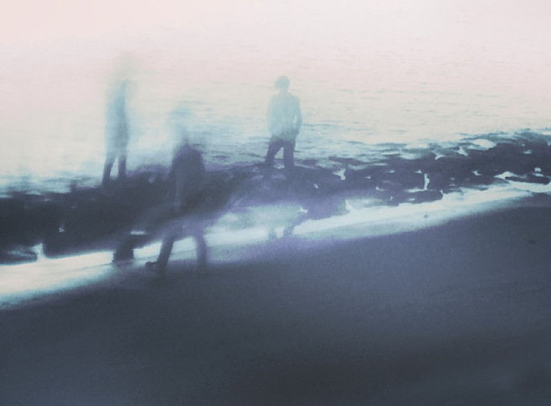 夢や死を紡ぐ3ピースバンド・urema 新作『白日の隅』収録曲MV公開