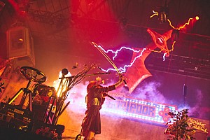 ライブレポート＞ずっと真夜中でいいのに。 時代も次元も超えて踊り