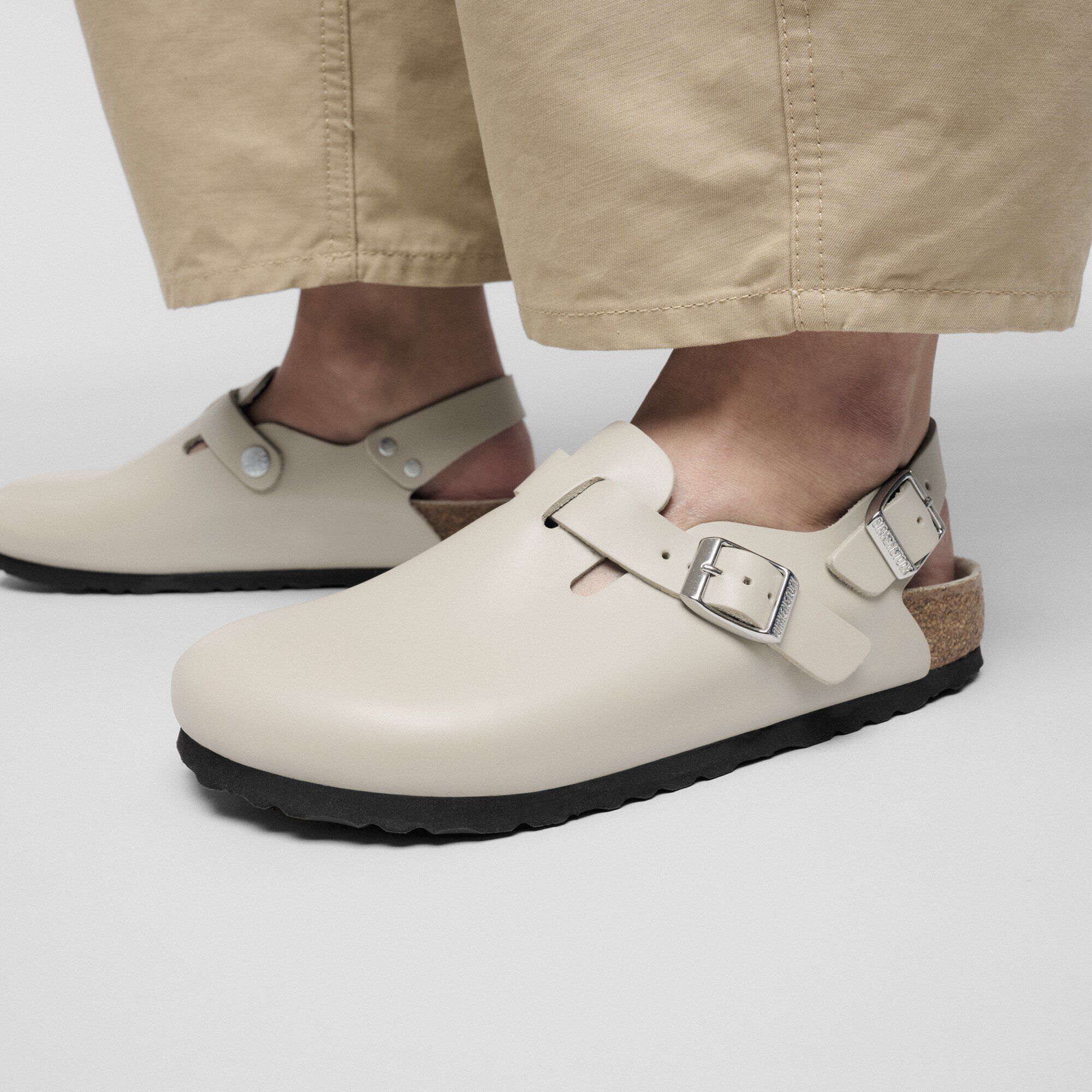 Tokio / トキオ」（ナチュラルレザー、ニュードレッシーオイスター