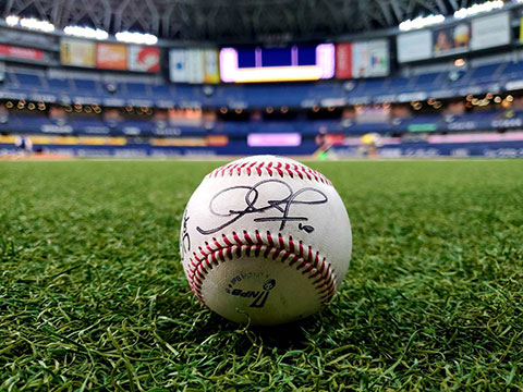 練習試合も！ホームランサインボールをプレゼントいたします