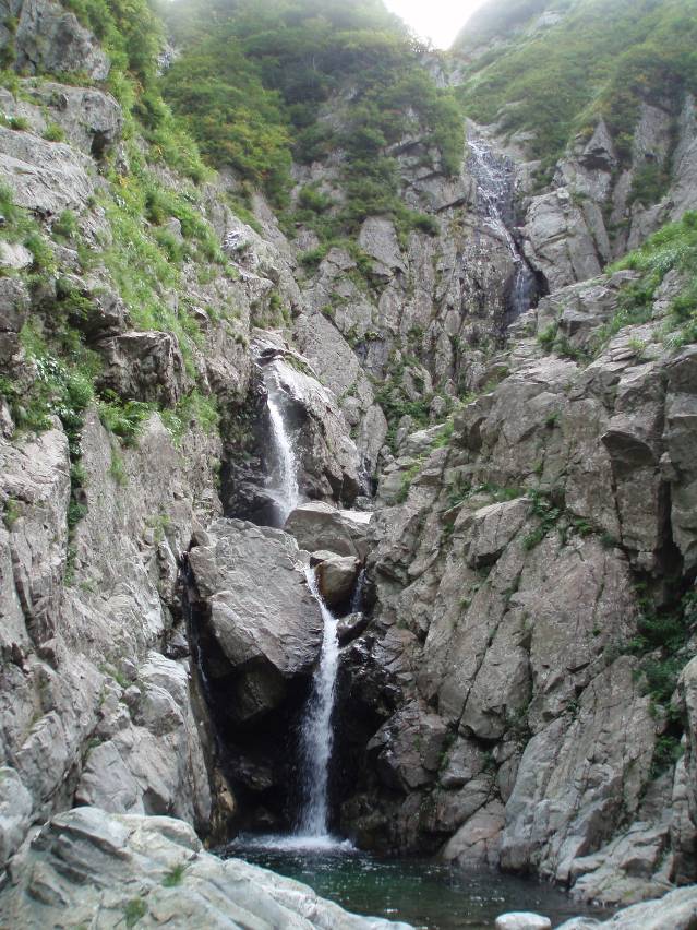 朝日連峰 三面川 岩井俣沢 ガッコ沢左俣 2009/9/19-22 | ぶなの会