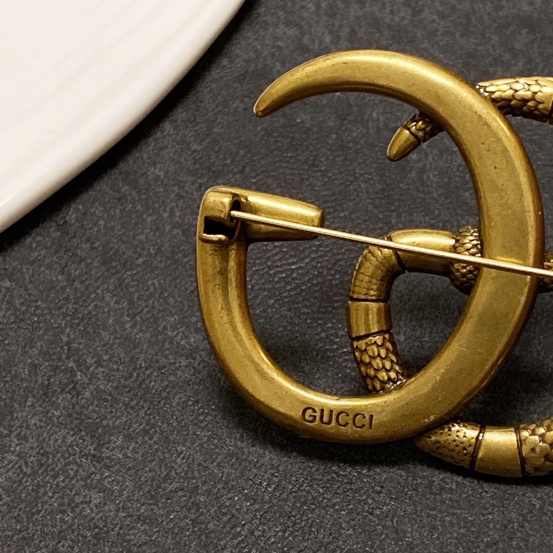 グッチ ブローチ，グッチ 蜂 ブローチ，Gucci - グッチ ブローチ