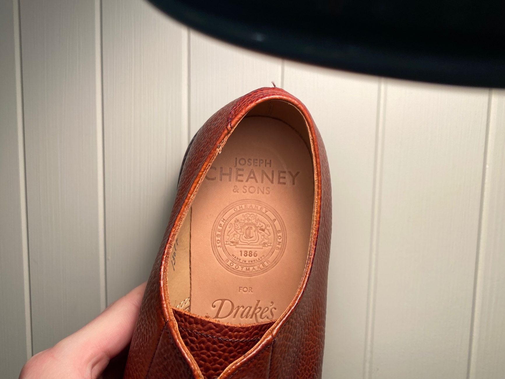 ケンゴン！？ジョセフ チーニーとのコラボシューズ入荷！｜Drake's銀座