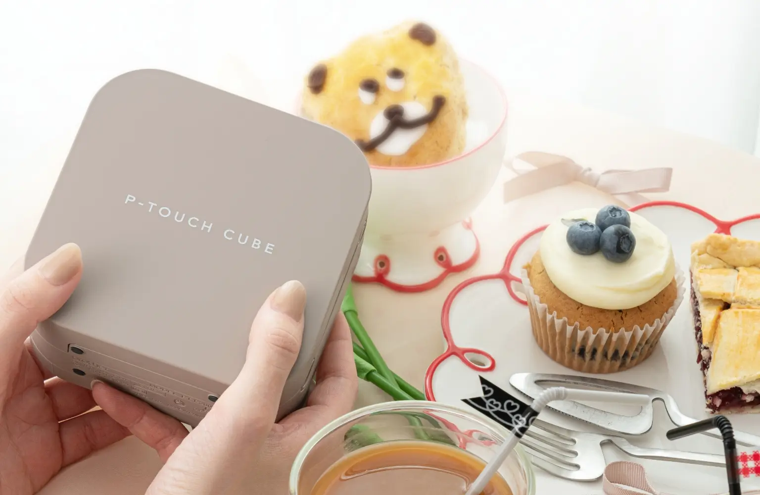 P-TOUCH CUBE latte | P-TOUCH CUBE [ピータッチ キューブ] | ブラザー