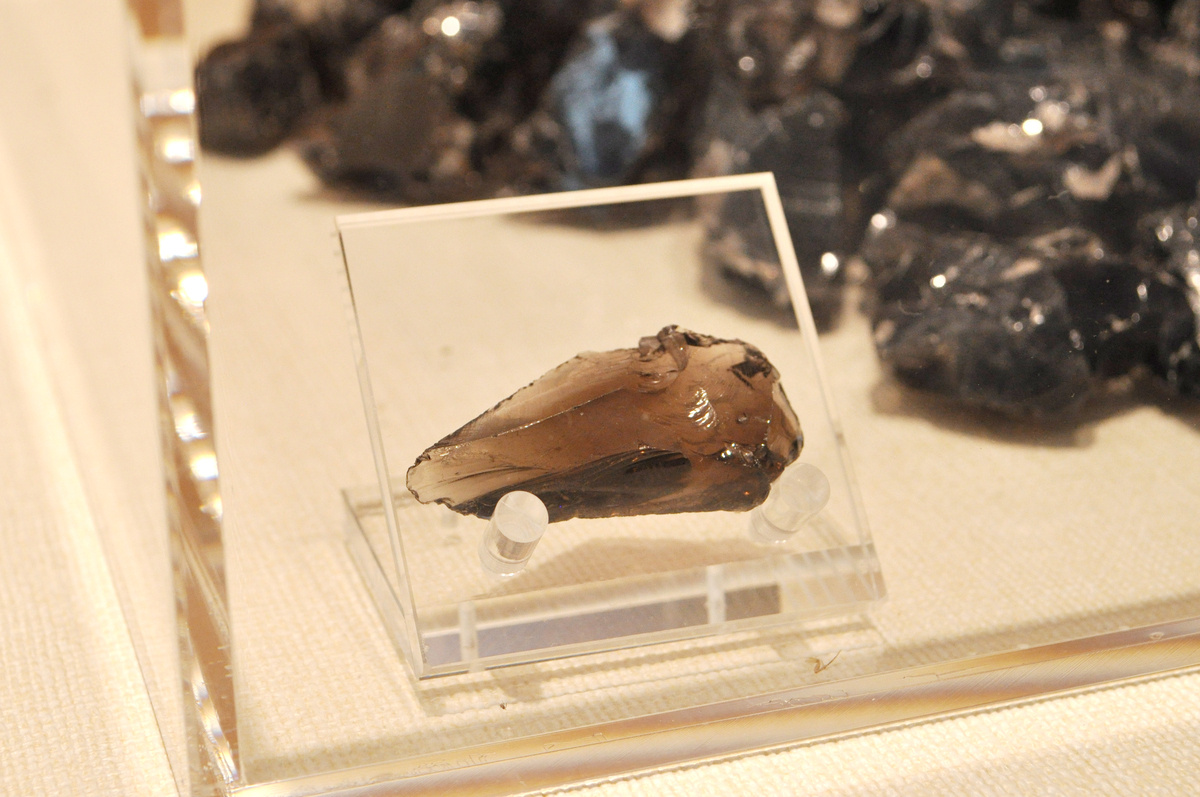 古代の信州ブランド・黒曜石。 下諏訪の黒曜石鉱山「星ヶ塔遺跡」で