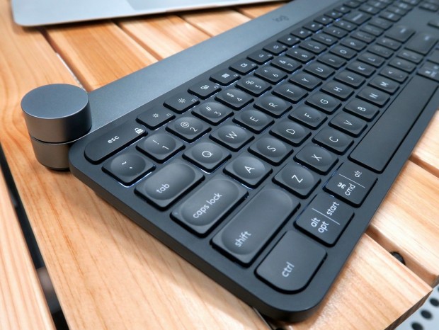 クリエイター歓喜の万能ダイヤルが合体ロジクール最高峰のキーボード