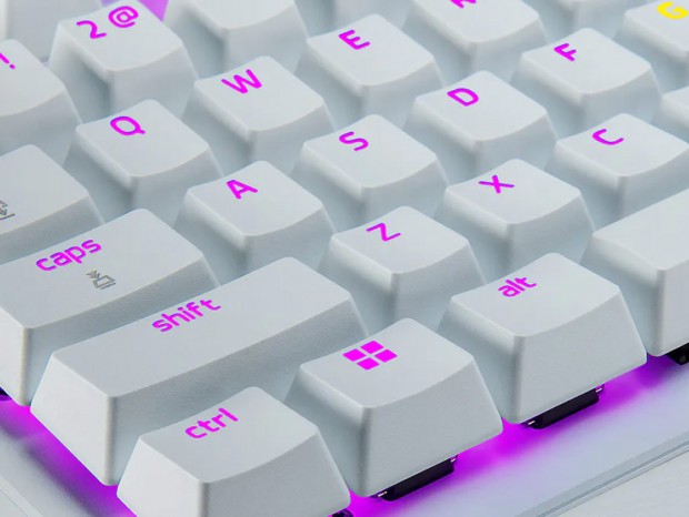 光学式ラピッドトリガーキーボードの白バージョン「Razer Huntsman V3