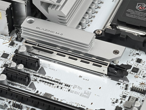 ASRock「B650M PG Riptide WiFi White」はハイエンドCPUも安定の白基板