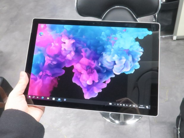 コレオシ】ちょっとだけ訳ありの「Surface Pro 2017」LTE版が11,800円