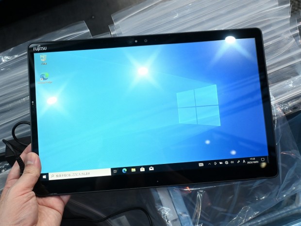 お買い得中古品情報) 美品ながらバッテリ消耗の訳ありタブレット