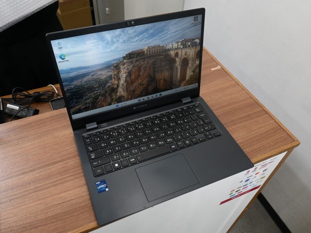 お買い得中古品情報) 第12世代i5＆メモリ16GB搭載のフルHDノート