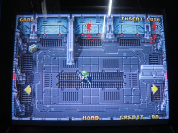 超高難度2Dシューター「ゼノ・クライシス」の1台しかない“ツインレバー