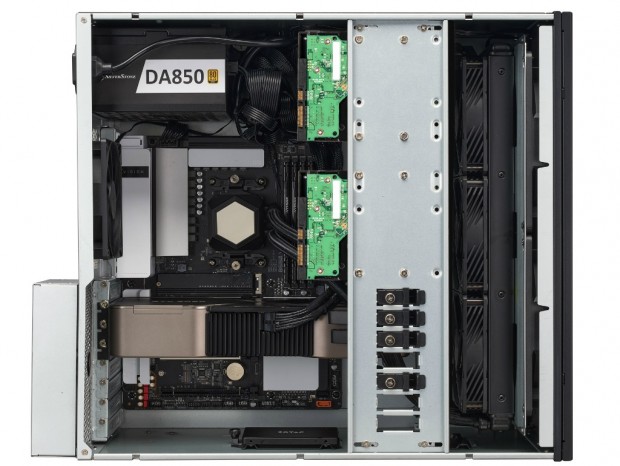 縦置きでタワー型としても使える5UラックマウントPCケース