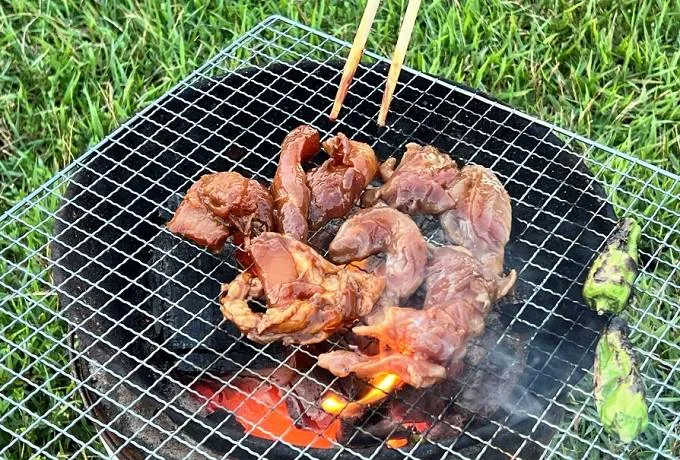 滋賀・高島のソウルフード「とんちゃん」「味付かしわ」をBBQで愉し