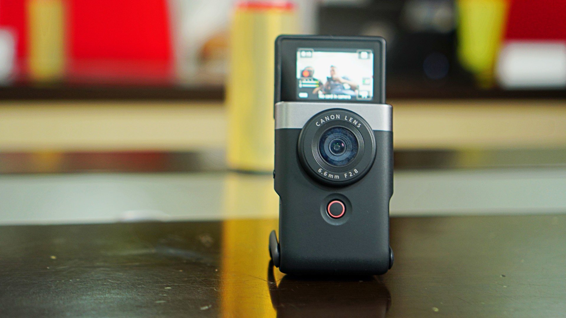 Canon PowerShot V10: The perfect vlogging tool? - GadgetMatch