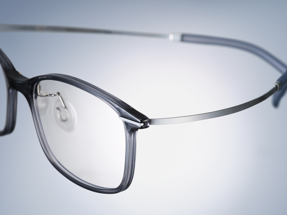 JINS（ジンズ）のヒンジレスメガネに大人向け新作「Airframe Hingeless