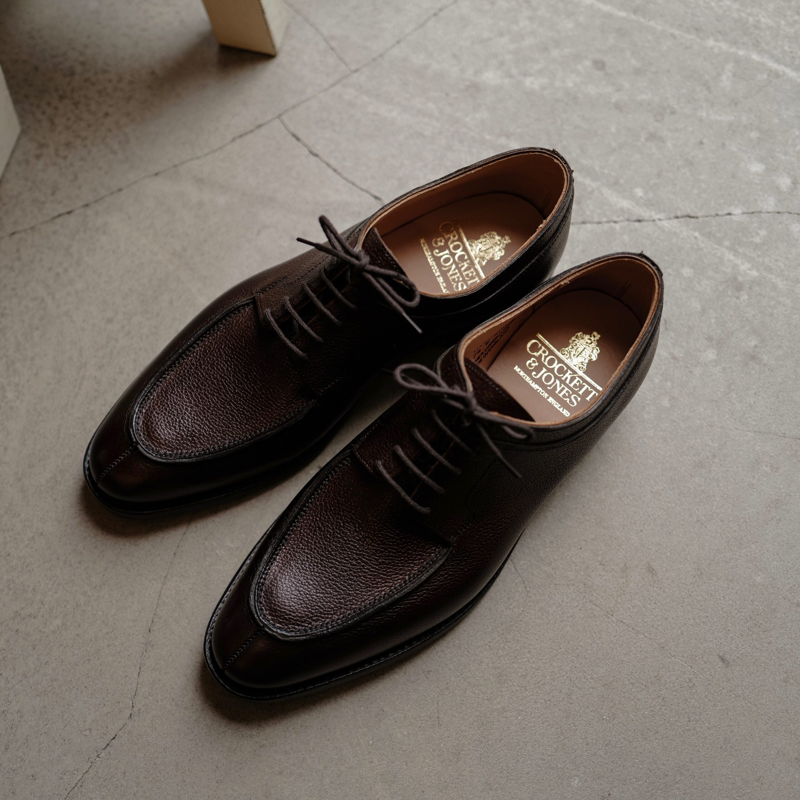 CROCKETT＆JONES/クロケット＆ジョーンズ】からコーディネートを選ば