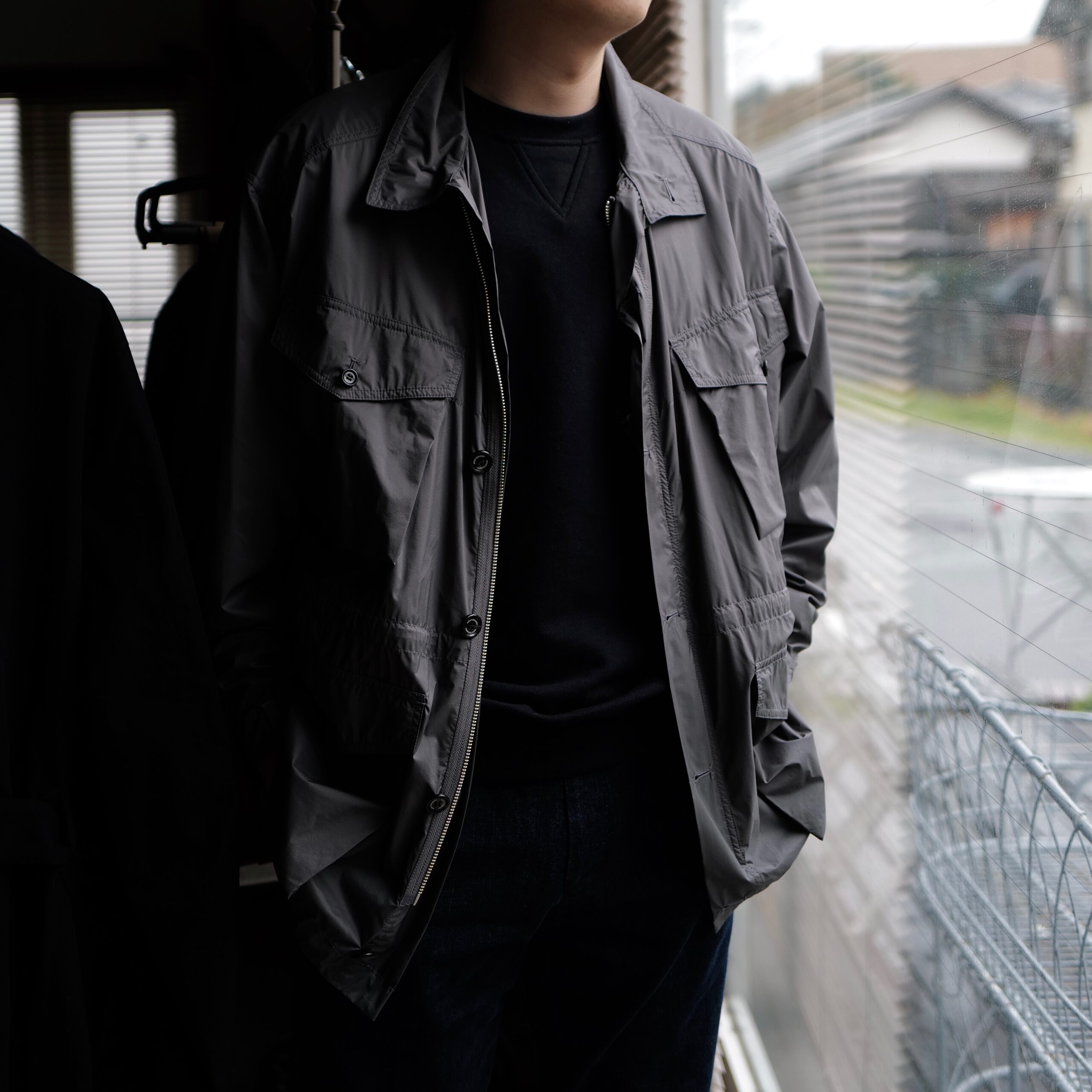 世界で初めてダッフルコートを生産したと言われているブランド