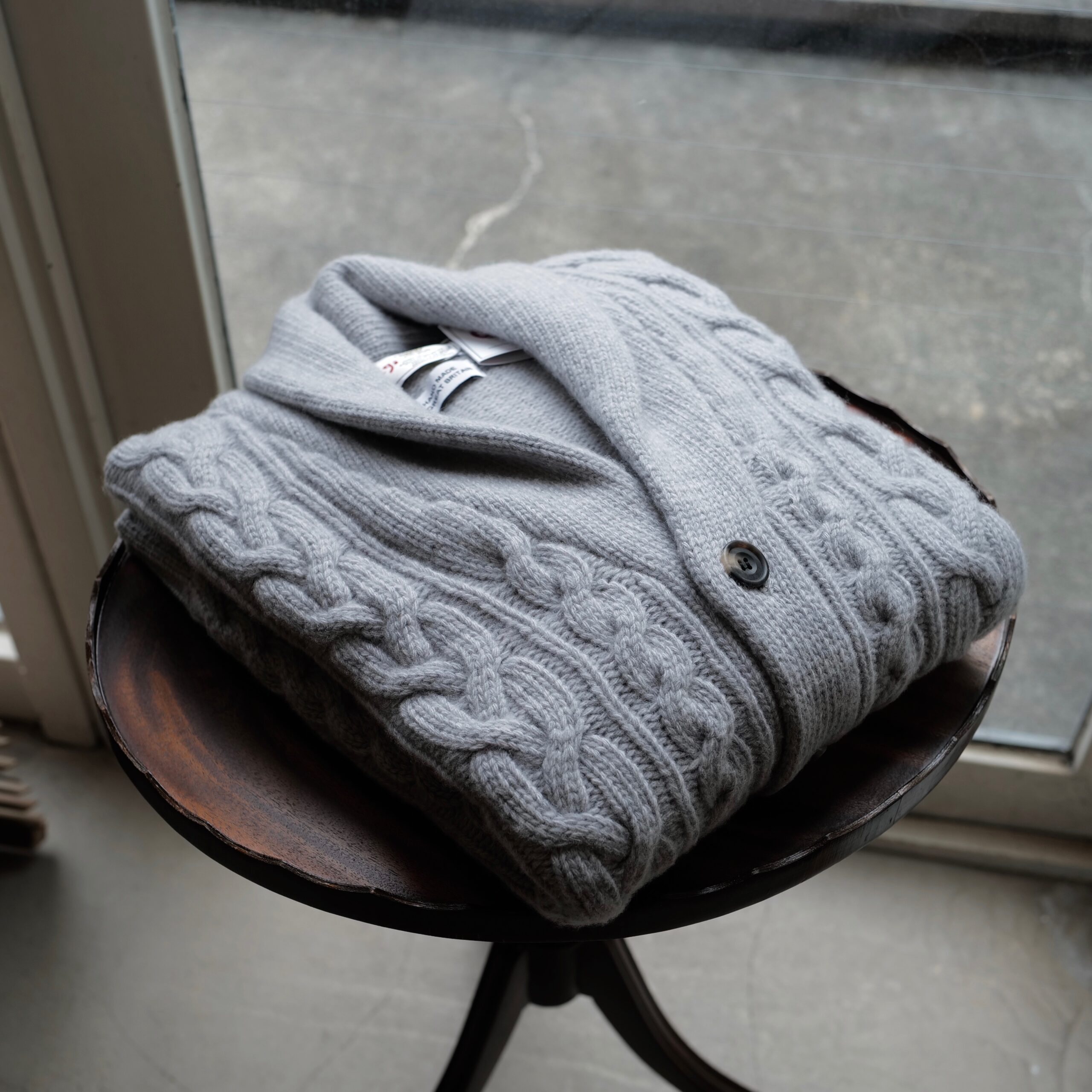 卓越した技術力を誇る英国王に愛されたニットメーカー【Corgi/コーギー