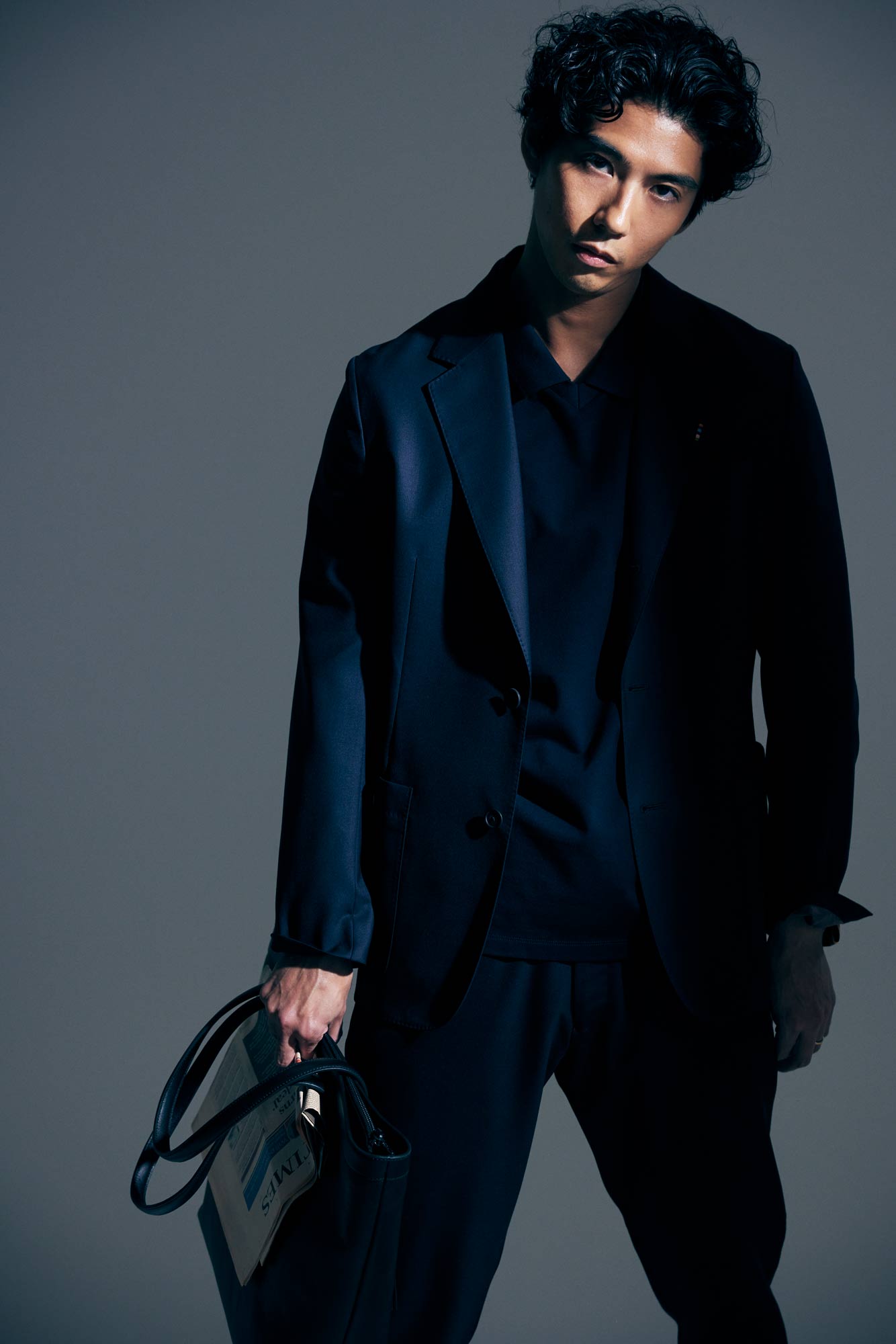 安心感と遊び心、そして上品さを感じる」── 賀来賢人が着る、ポール