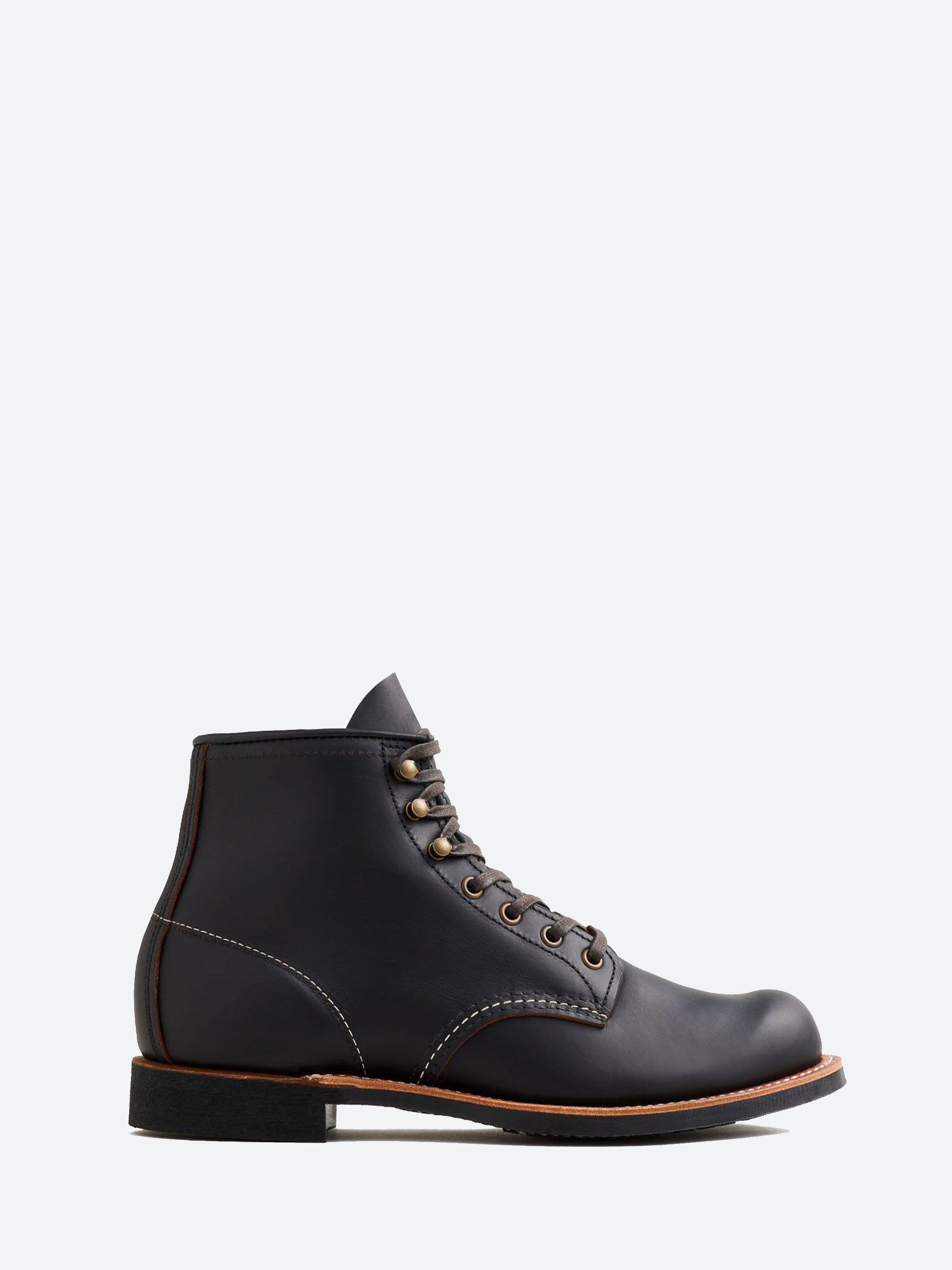 Red Wing - Blacksmith in Black Prairie – gravitypope