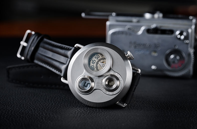 初期のモデルに改良を施し、ベストセラーとなった代表作「7.5号