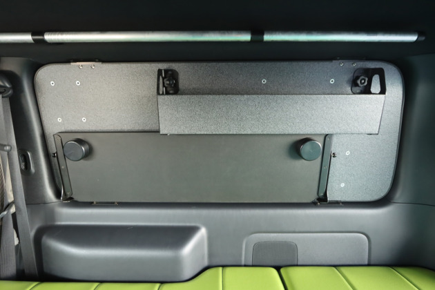助手席側の窓にテーブルやトレーをカスタム！200系ハイエース