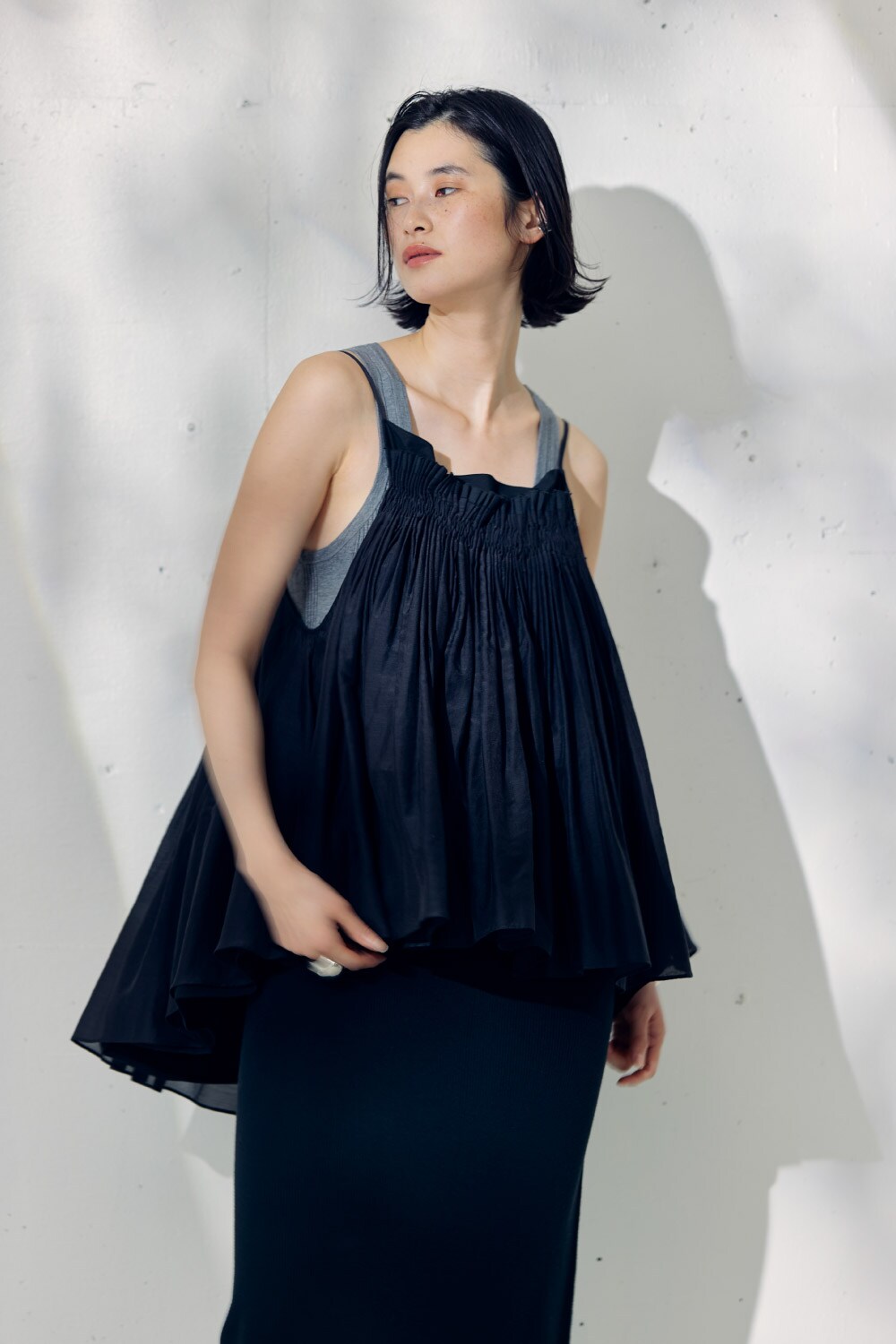 新品未使用】カレンソロジーコットンシルクギャザーキャミソールブラック