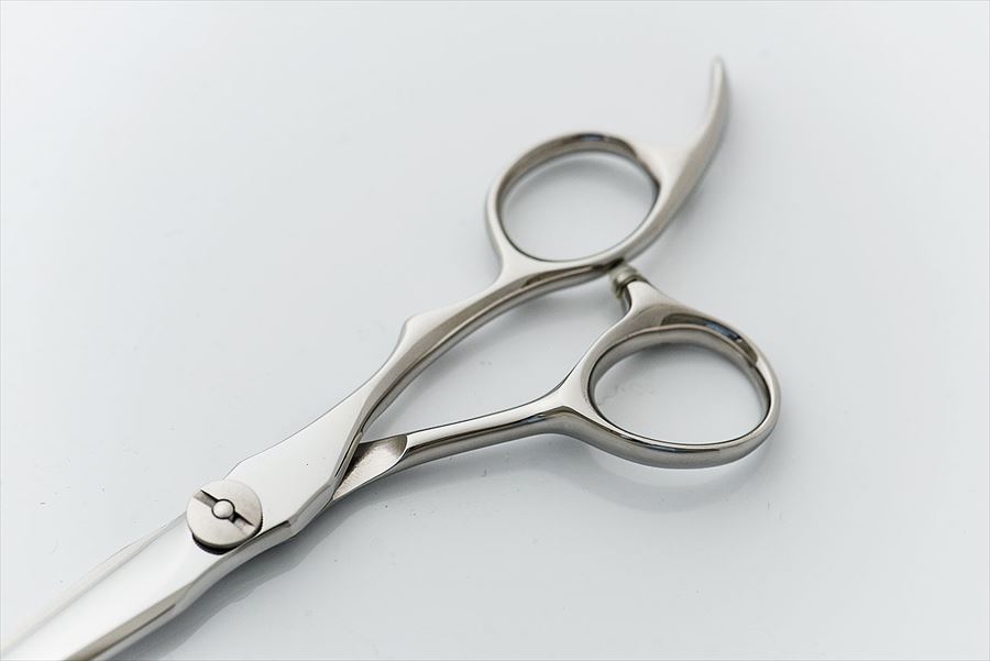美容ハサミのメーカー DOWA INTERNATIONAL 飛燕シザー 日本のシザー