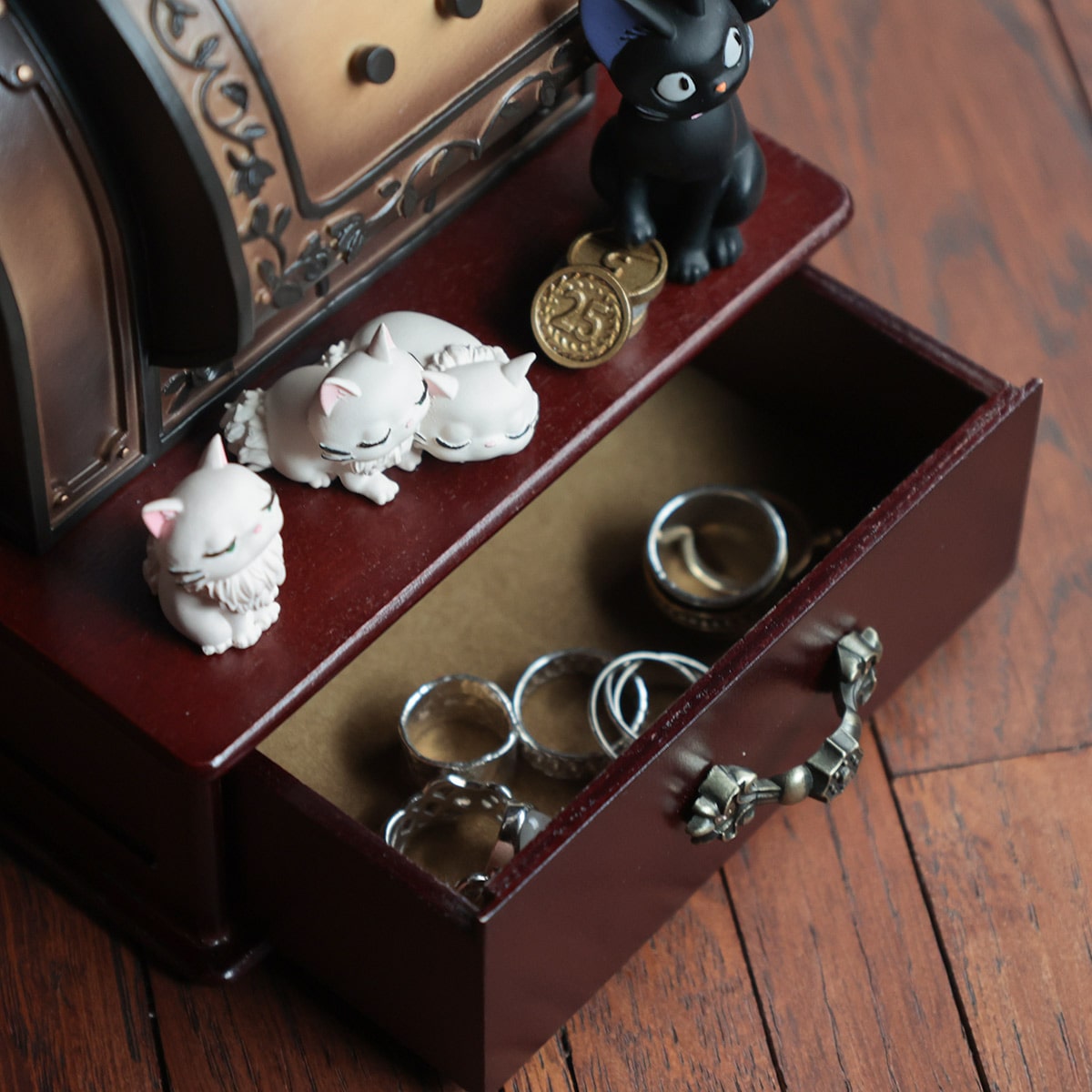 魔女の宅急便 オルゴール ジジのお店ばん | どんぐり共和国そらのうえ店