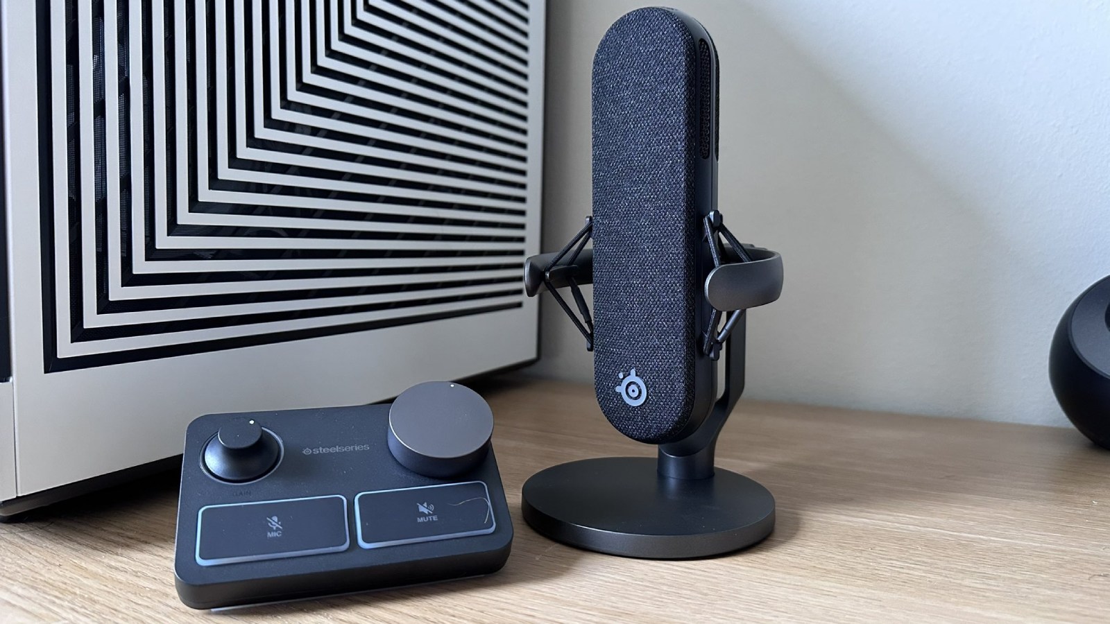 SteelSeries Alias Pro review: XLR made simple - Dexerto