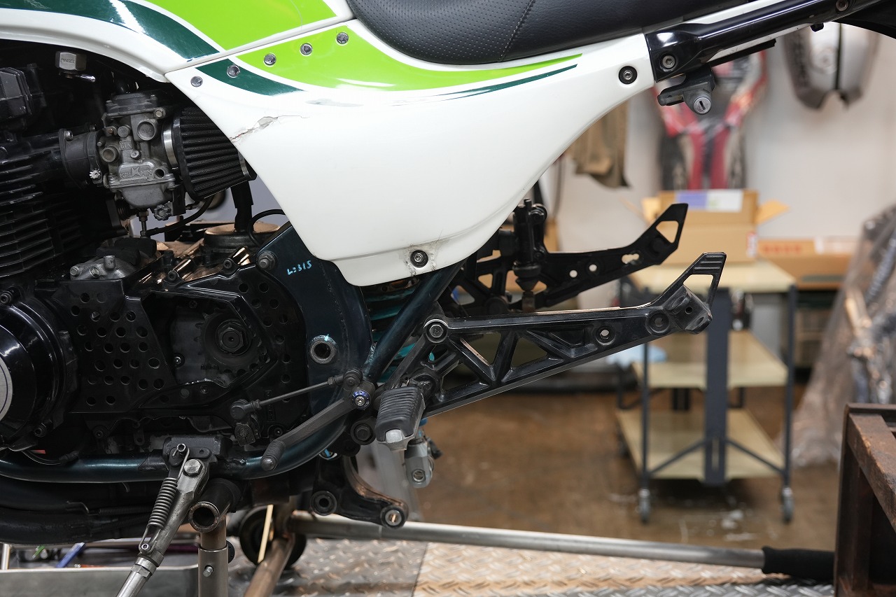 GPZ750F 車検 スイングアーム交換 ボス溶接 リアブレーキホース製作
