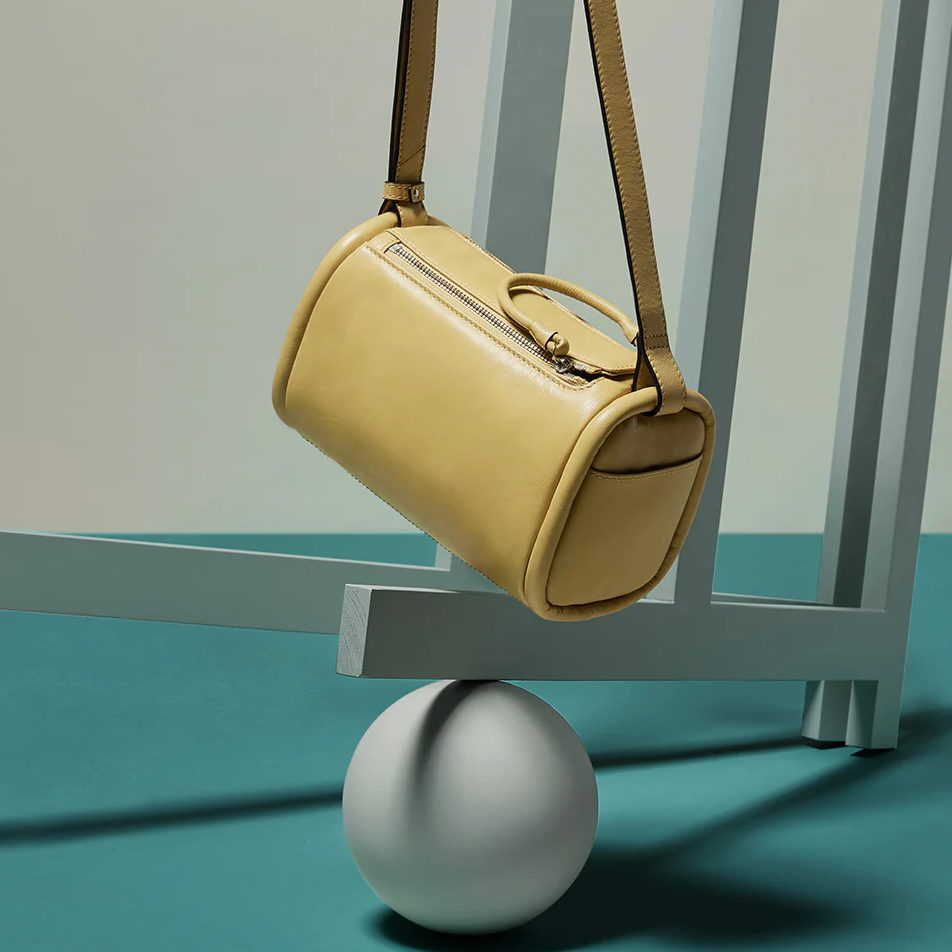 街歩きにぴったり！秋を彩る軽やかなドラムバッグが新登場 | マザー