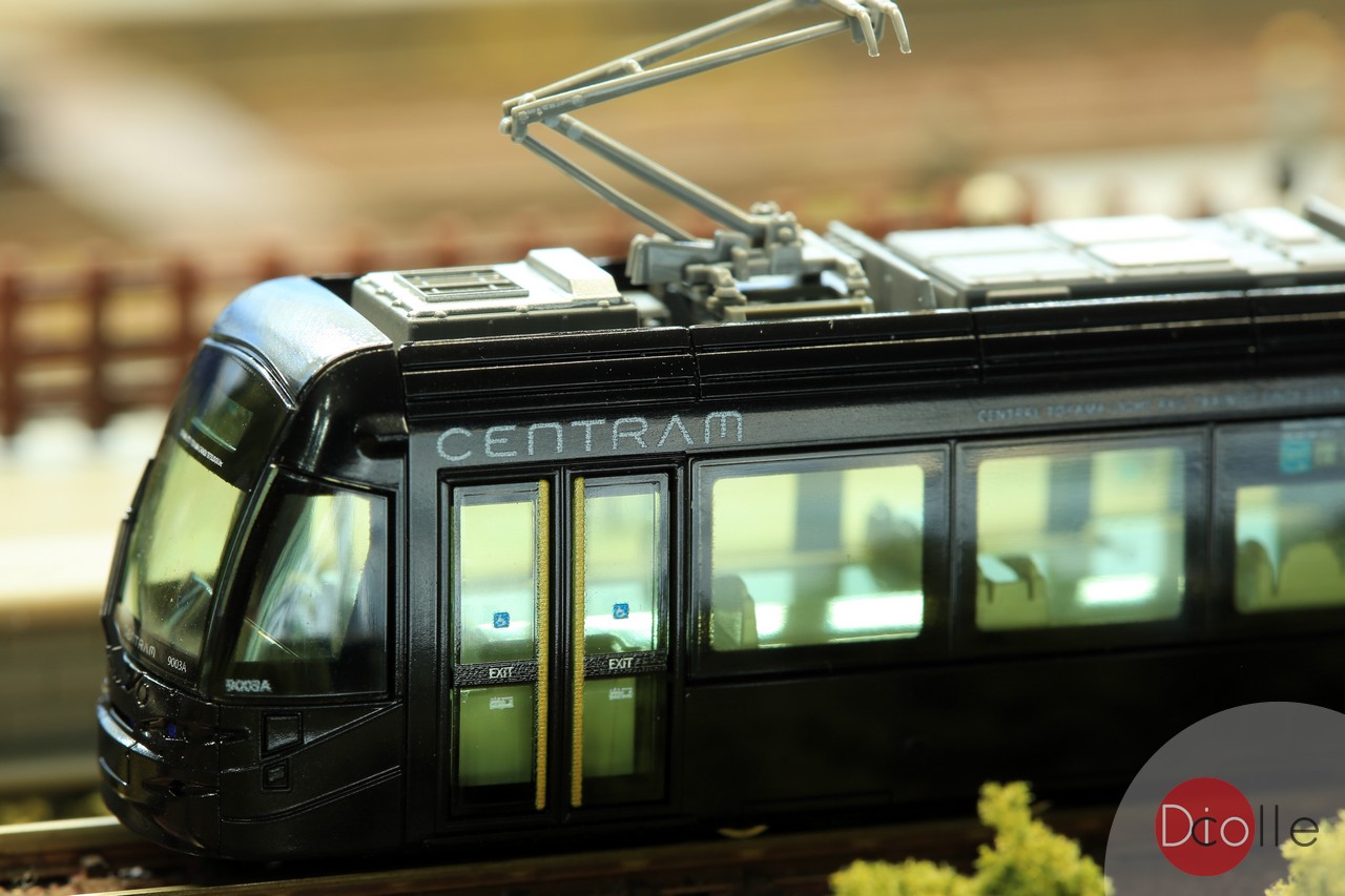 Kato 富山市内電車環状線9003〈セントラム〉黒- Diocolle