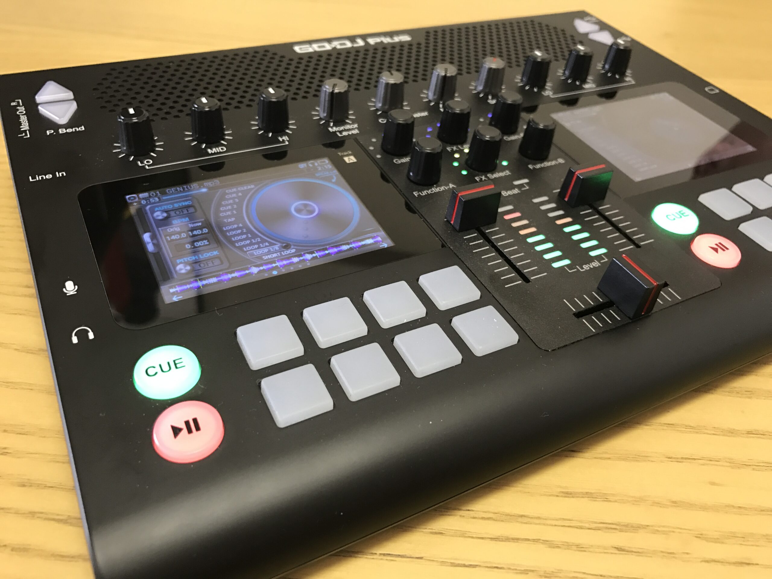 クラウドファンディングで大成功のデジタルDJ機、GODJ Plusが一般に