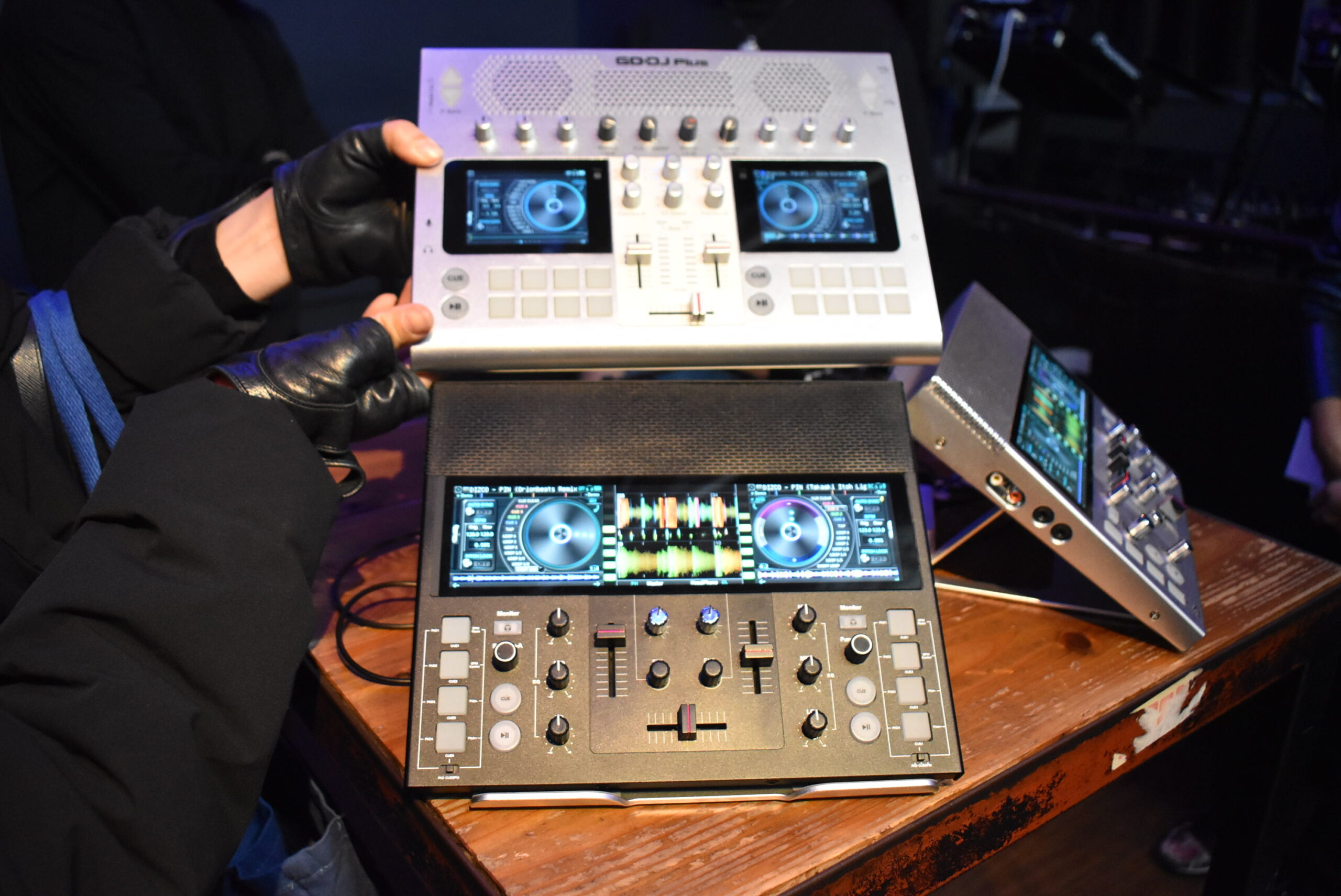 A4サイズのポータブルDJシステム、GODJ Plusの後継機、FJ1のクラファン
