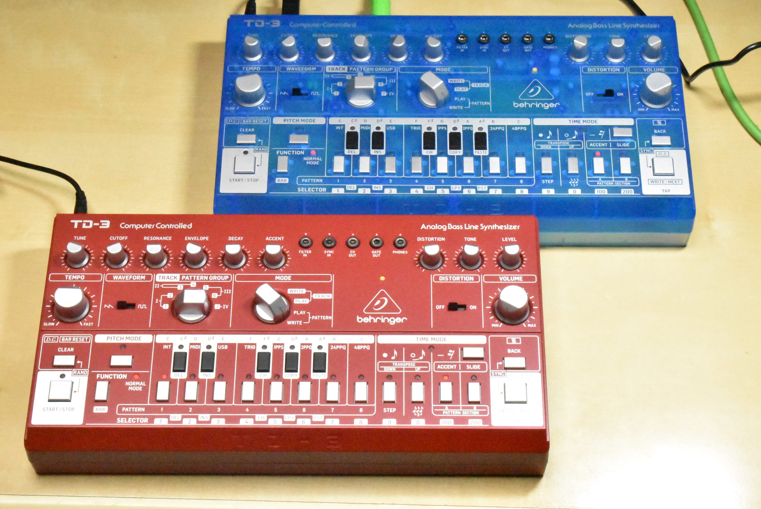 1万円台で入手可能なアナログシンセ、TB-303クローンのbehringer TD-3