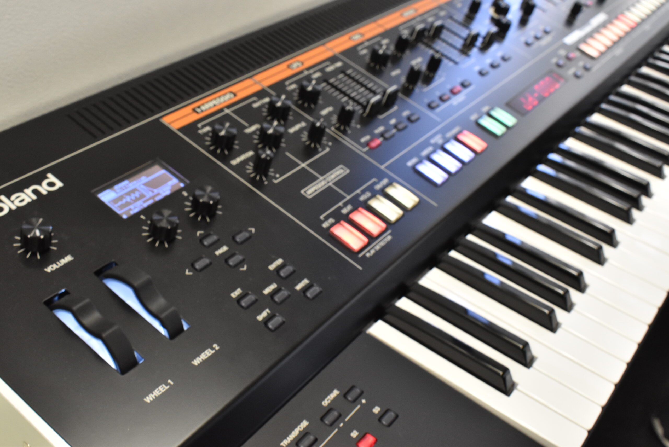 小室哲哉さんが音色番号53を駆使したRoland JD-800、30周年を記念して