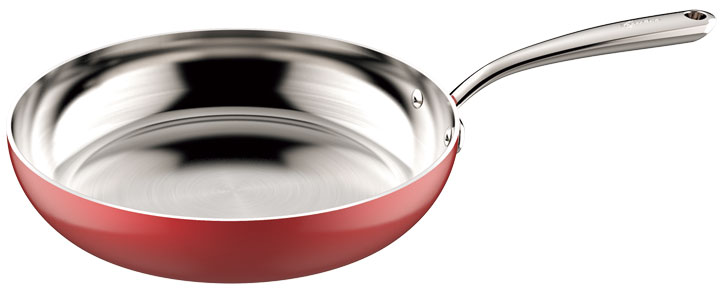 イタリア的な情熱の赤を纏ったフライパン｜雑誌Begin(ビギン)公式サイト