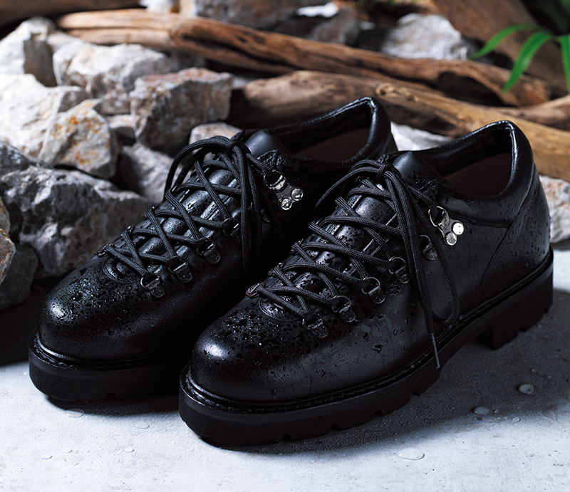 ジャランスリウァヤ】初トレッキングシューズは端正ラスト×撥水レザー