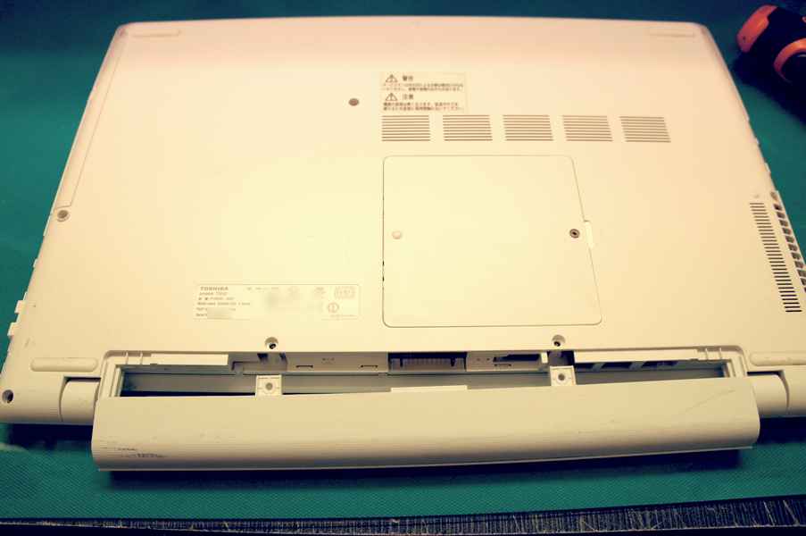 dynabook の液晶画面が割れた T75/U フルHD広視野角【液晶修理