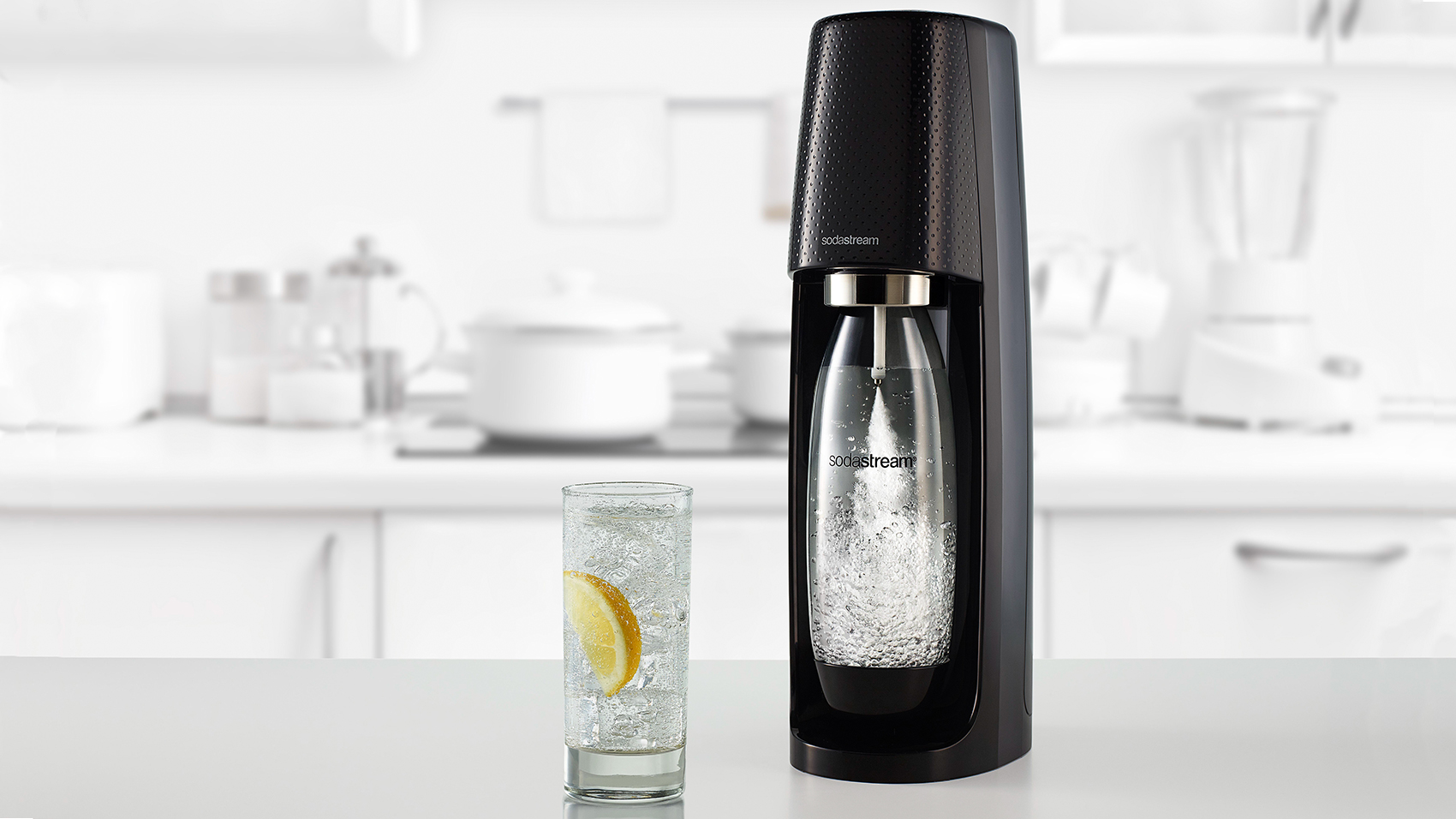 自宅で簡単に炭酸水がつくれるソーダメーカー！ソーダストリームの