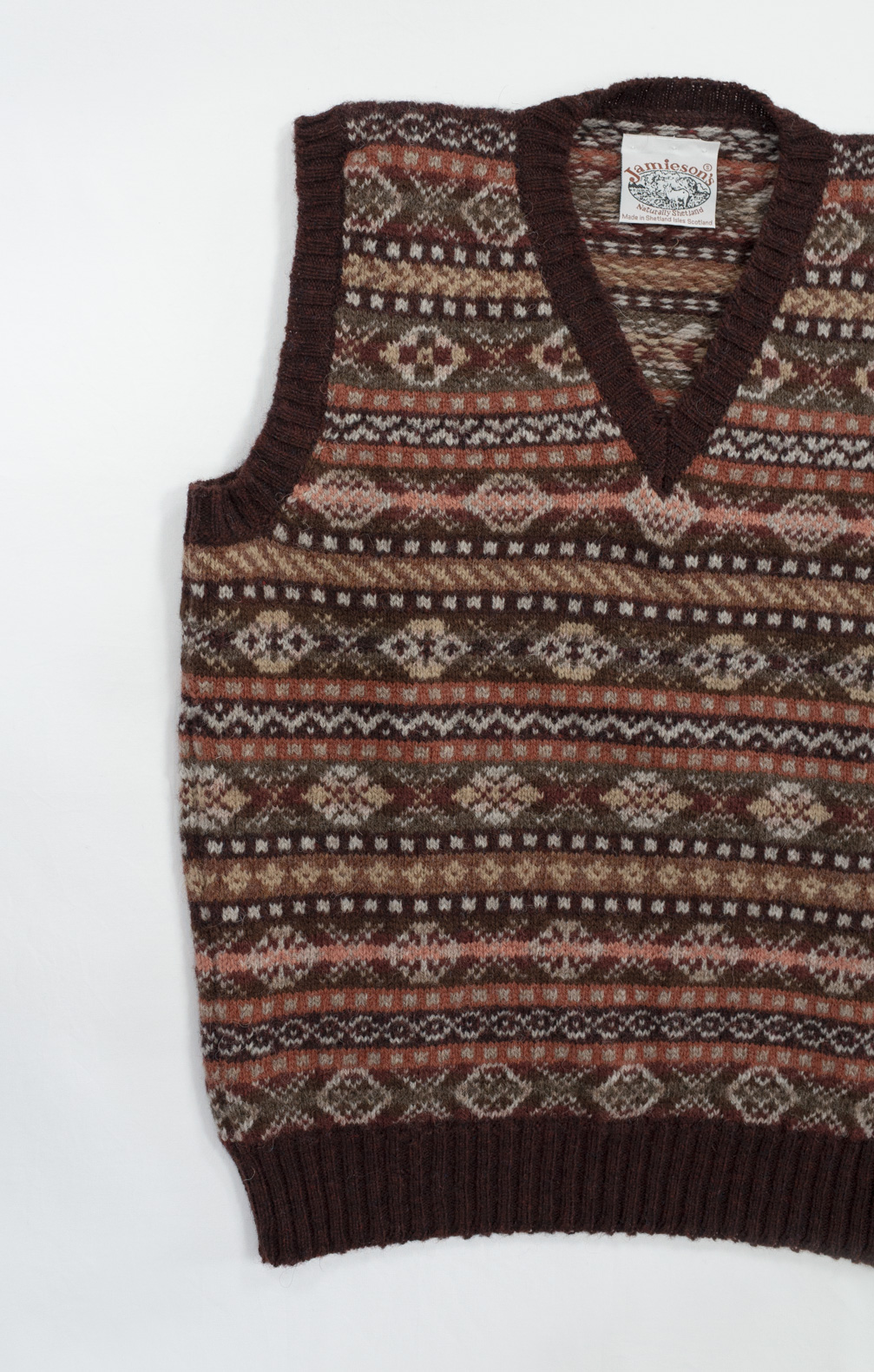 Jamieson'sジャミーソンズ フェアアイルVネックベスト マルーン｜英国