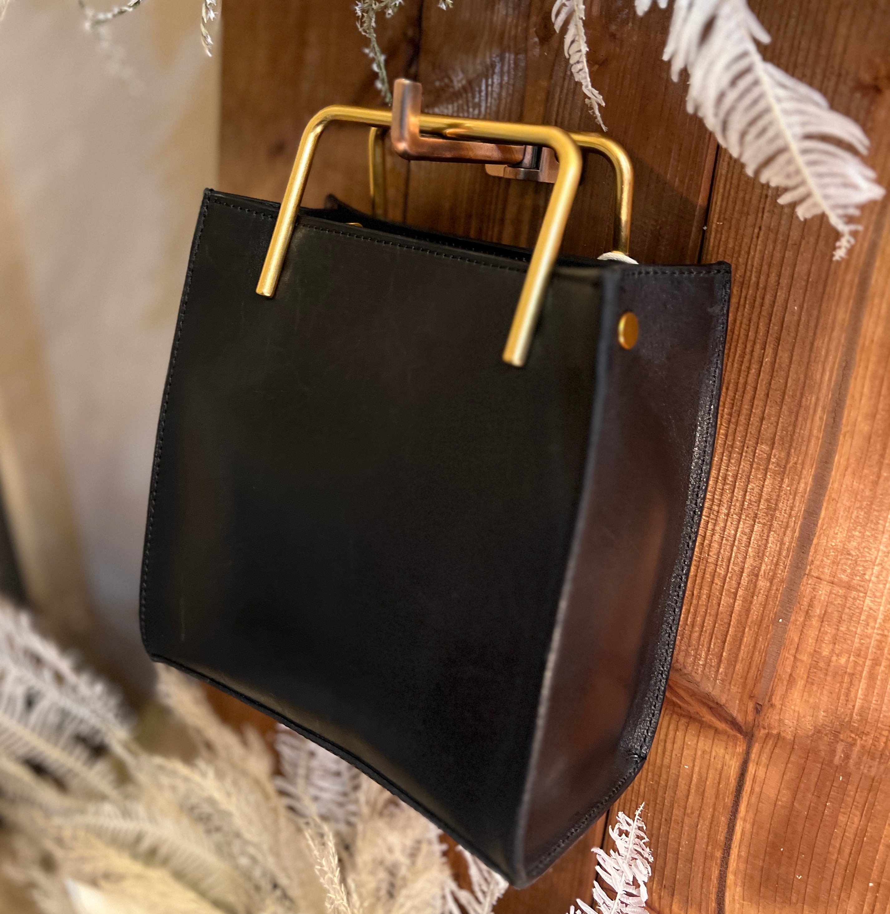 すぐ届く】Coffee｜gold handle Bag – EMMAAURA