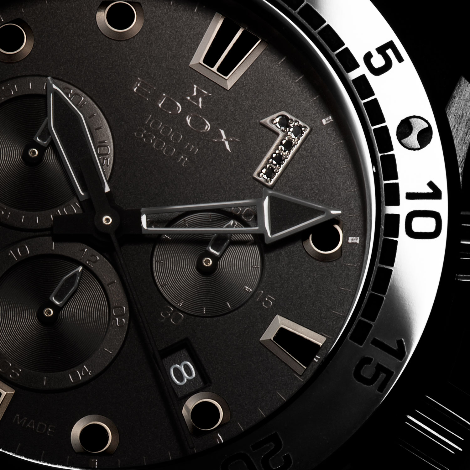 オールブラックの日本限定『クロノオフショア 1』を 7月13日に発売