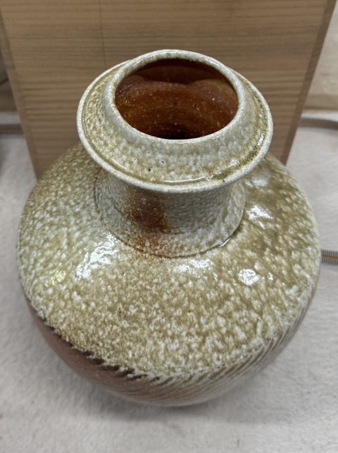 島岡達三 地釉縄文象嵌草花文壷 縄文象嵌技法 名工の逸品！o566 島岡