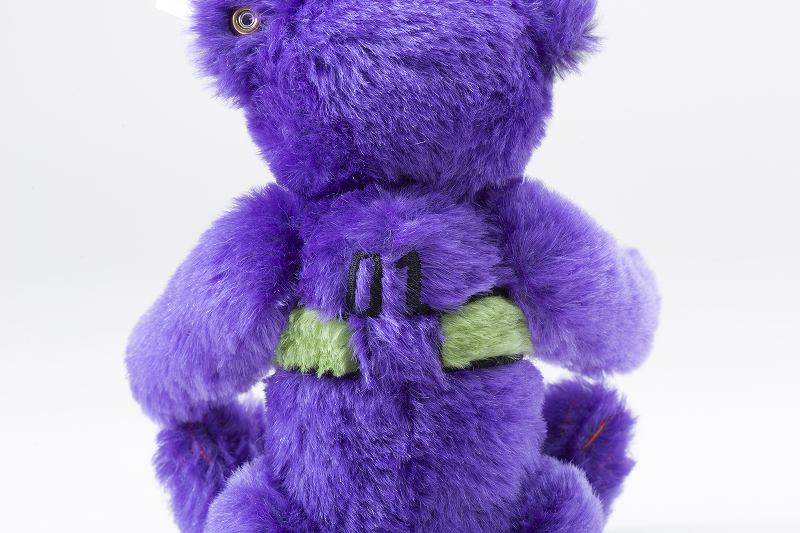 エヴァンゲリオンと「シュタイフ」がコラボレーションしたテディベアが